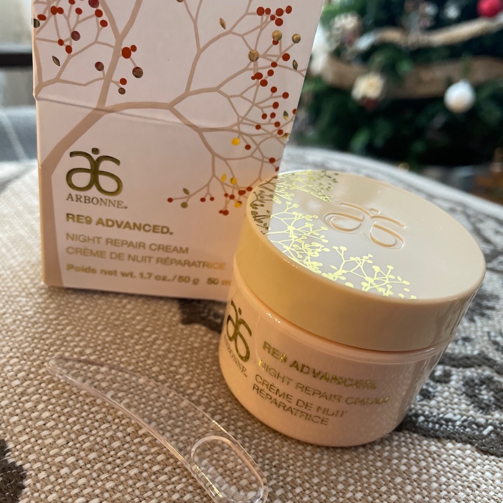 Arbonne RE9 ADVANCED night repair cream